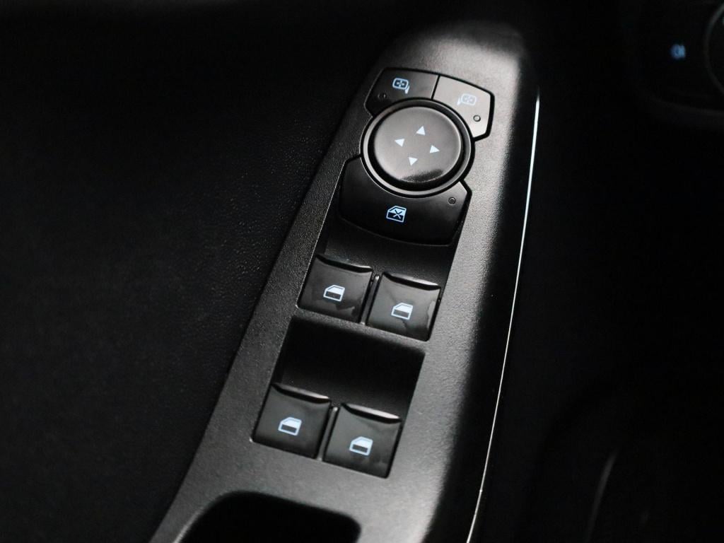 Ford Fiesta 1.0 ecoboost hybrid titanium