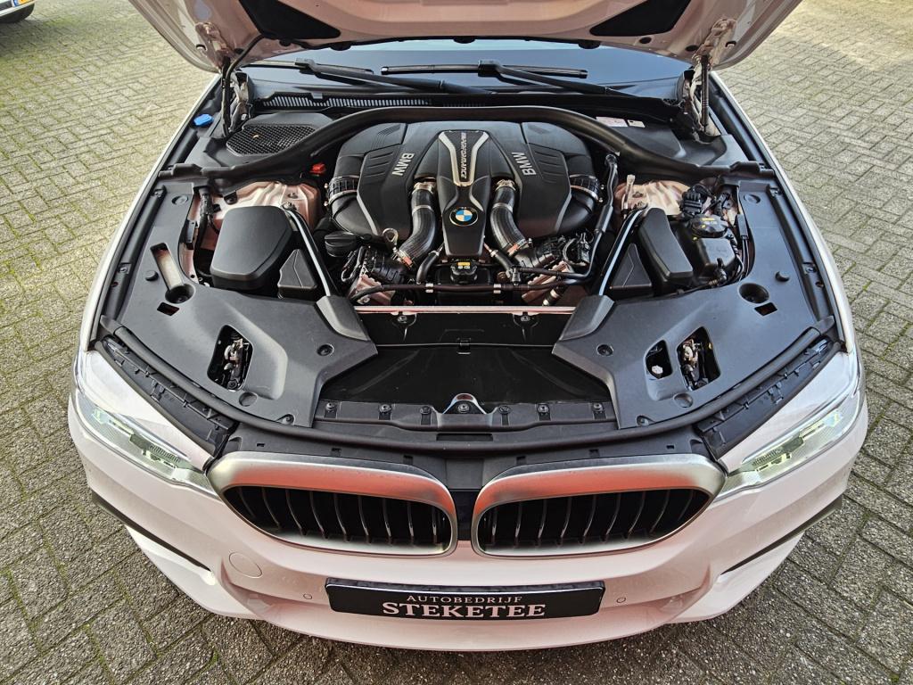 BMW 5 Serie m550i xdrive high executive | head-up | elek. trekhaak