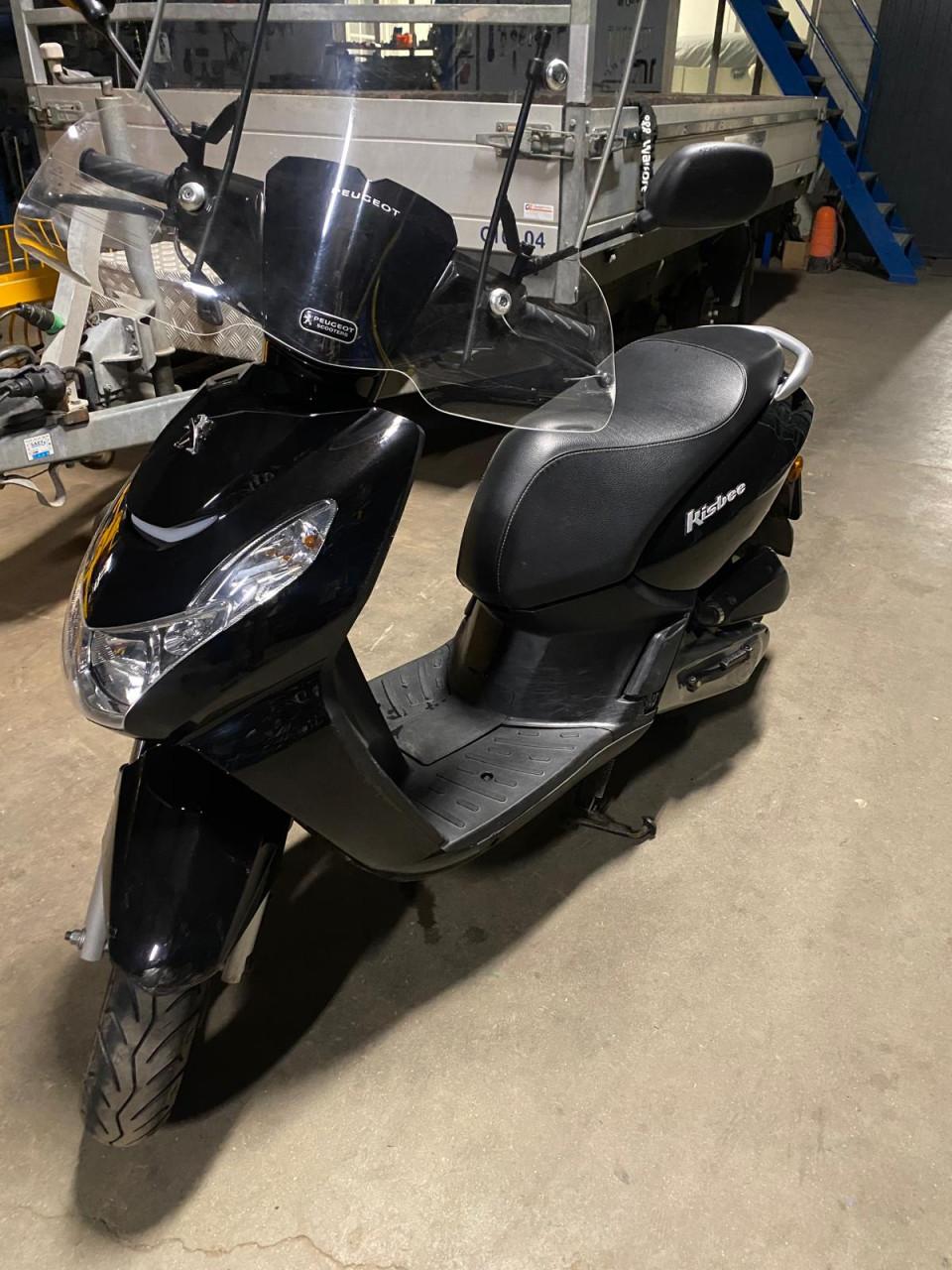 Peugeot Kisbee scooter
