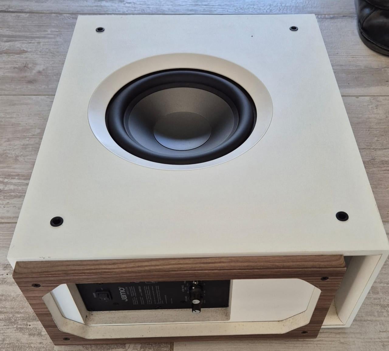 JAMO speakerset met subwoofer, Atmos, center, surround en hoofdspeakers