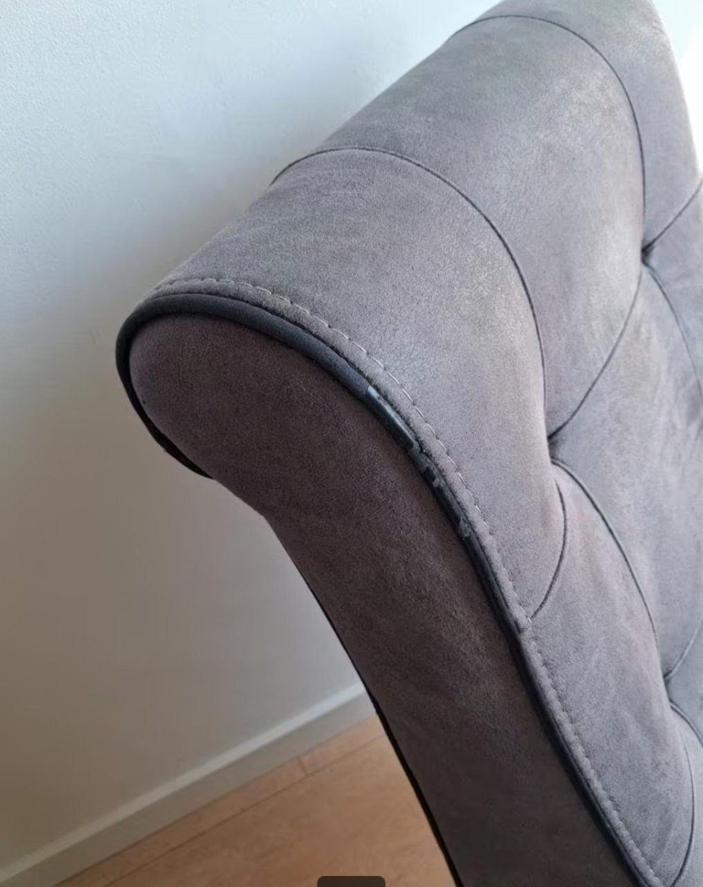 Eethoek met 4 stoelen op wieltjes