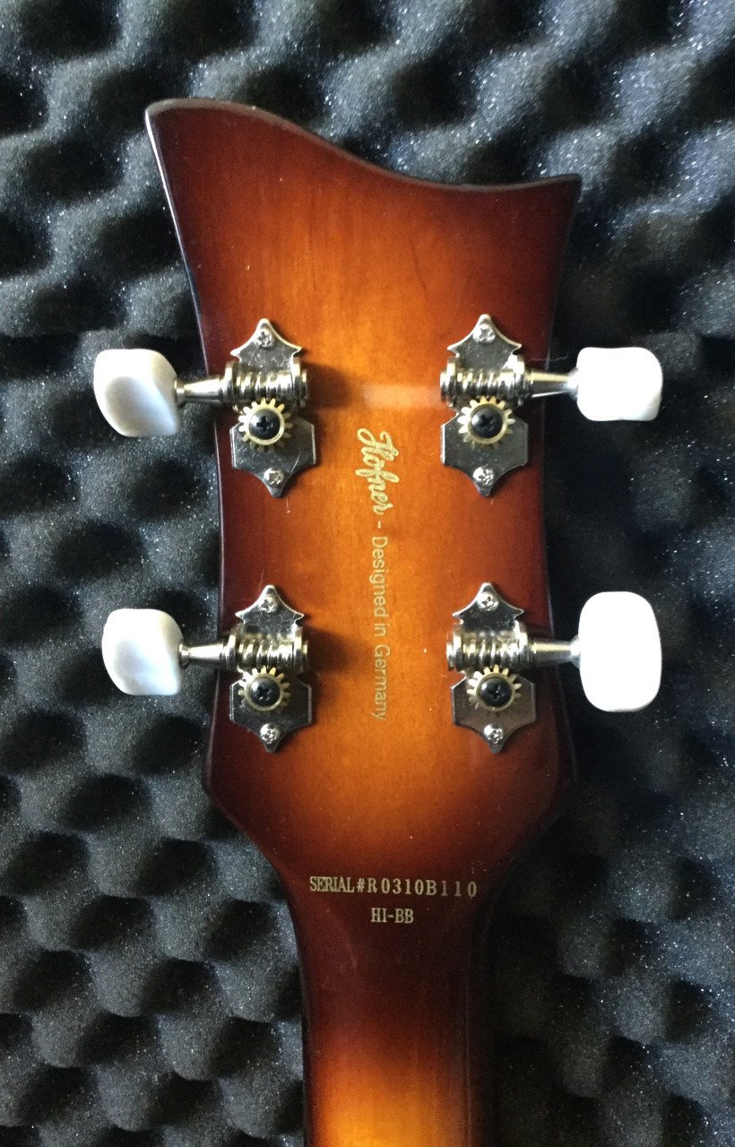 HÖFNER Ignition Cavern SE Violin Sunburst bassguitar +bijpassende hard case