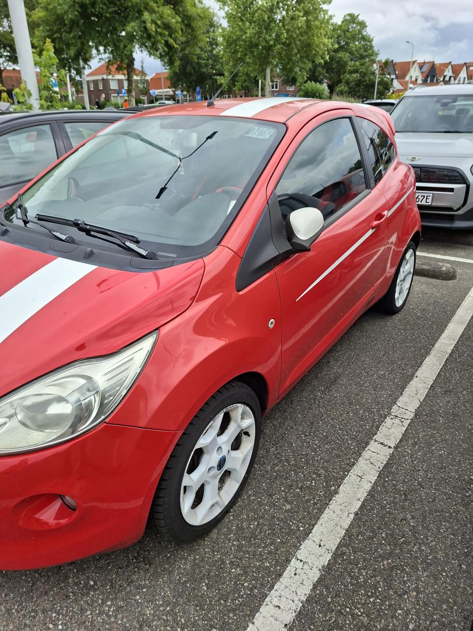 Ford ka Garage goed onderhouden.
