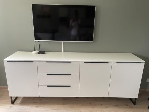 Dressoir 228 breed x 87 hoog x 49,5 diep