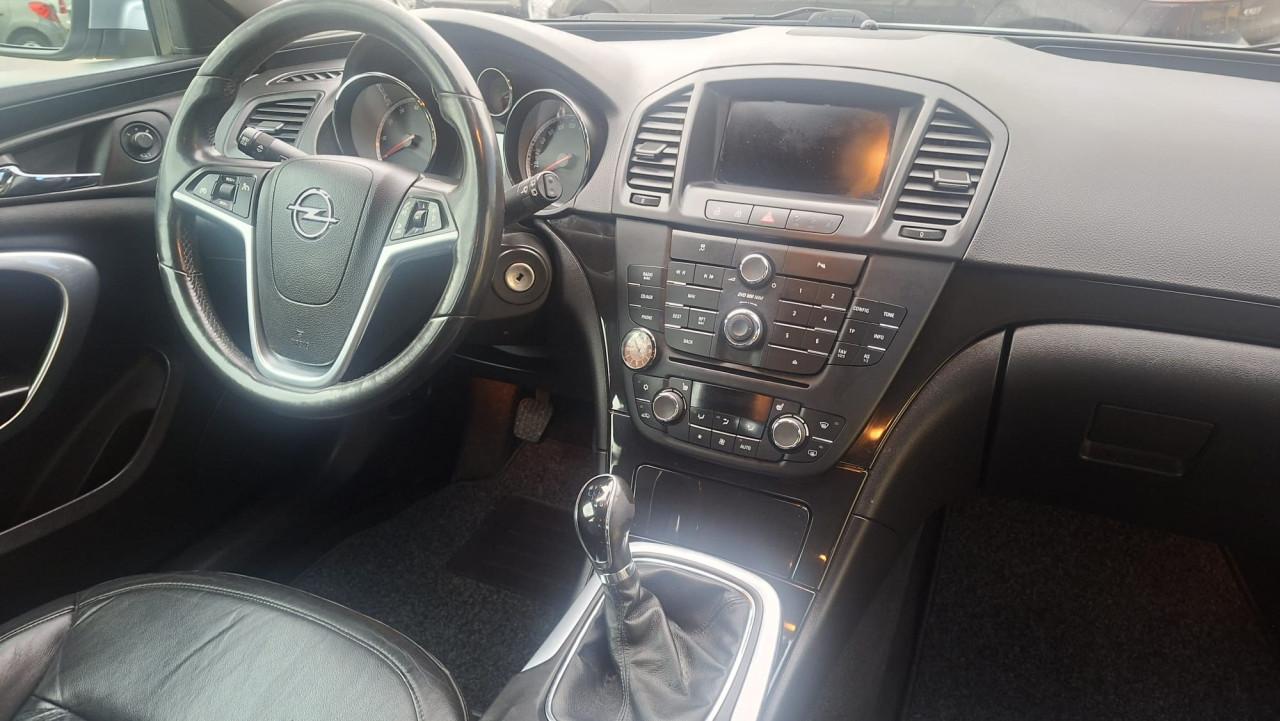 Opel Insignia 1.8 Cosmo 5 deurs bj:2009 airco-leer-19 inch i.z.g.st