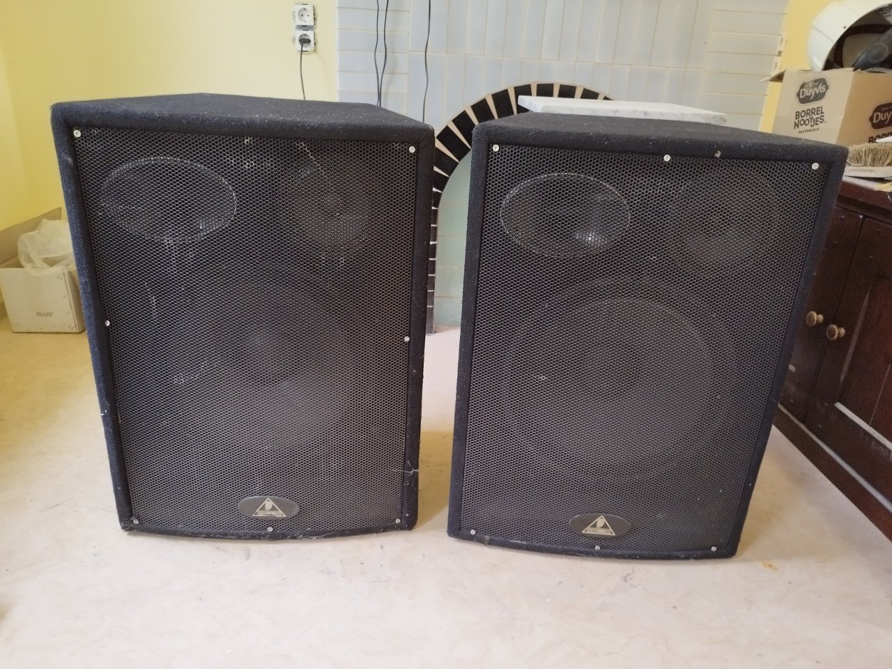 Berhinger 1530 pa speaker