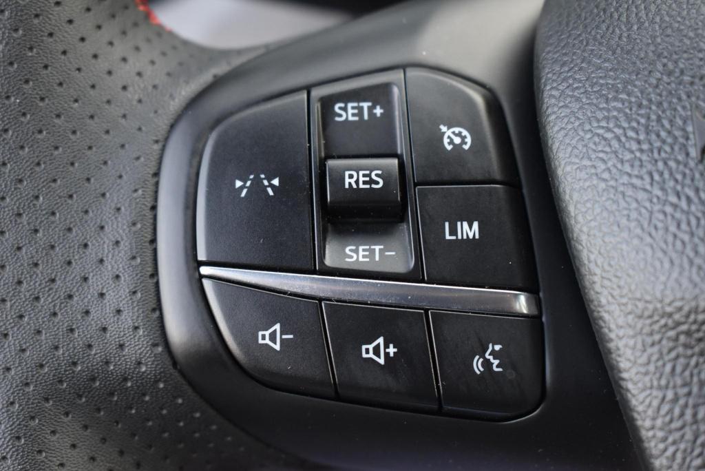 Ford Kuga 2.5 phev st-line | climate control | cruise control | winterpakke