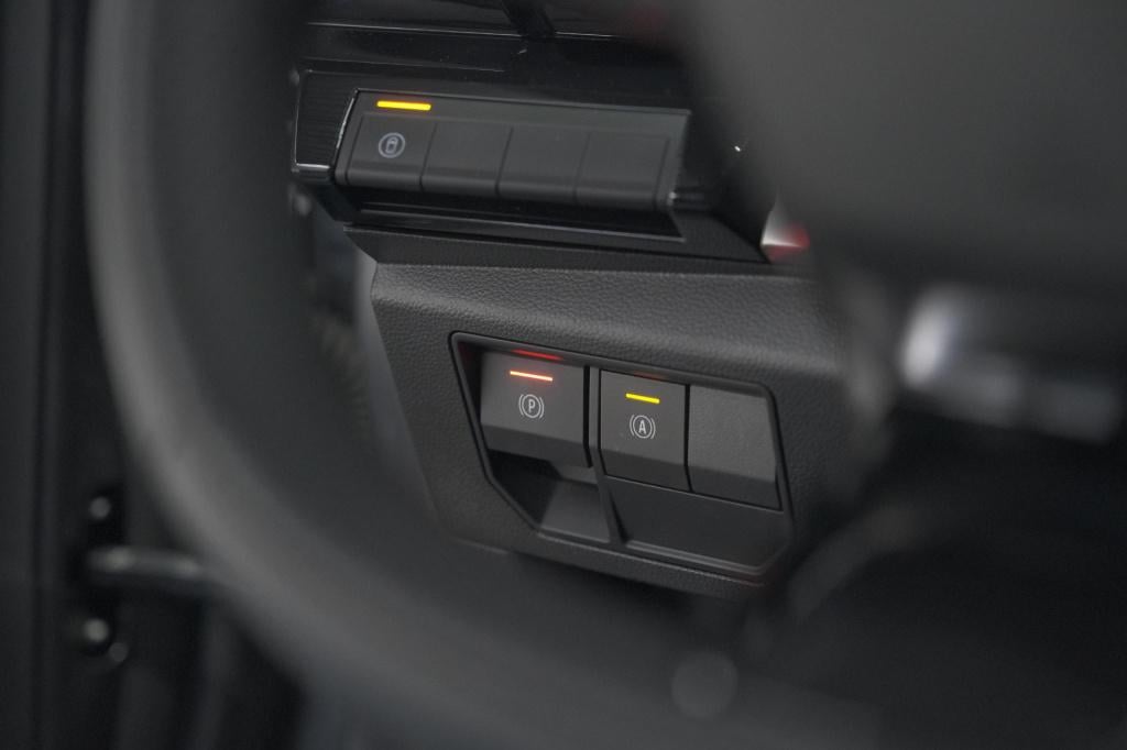 Renault Austral 1.2 e-tech full hybrid 200 techno | 360 camera | panoramada