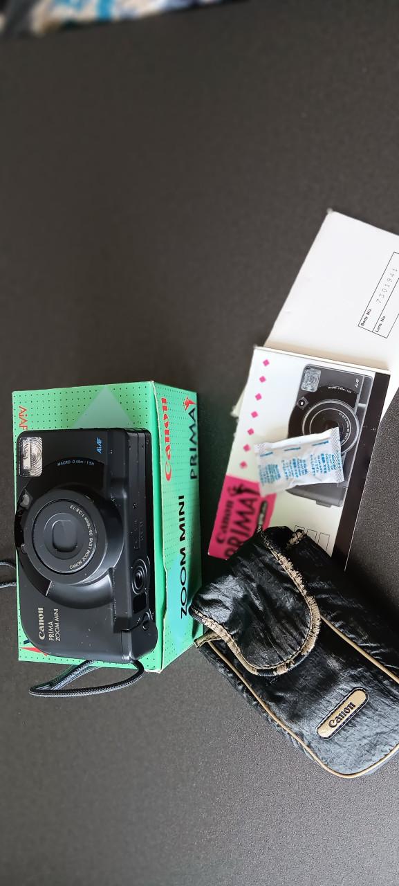 CANON FOTOCAMERA met ingebouwde flitser.