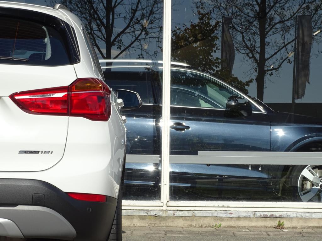 BMW X1 sdrive18i x-line | leder | led