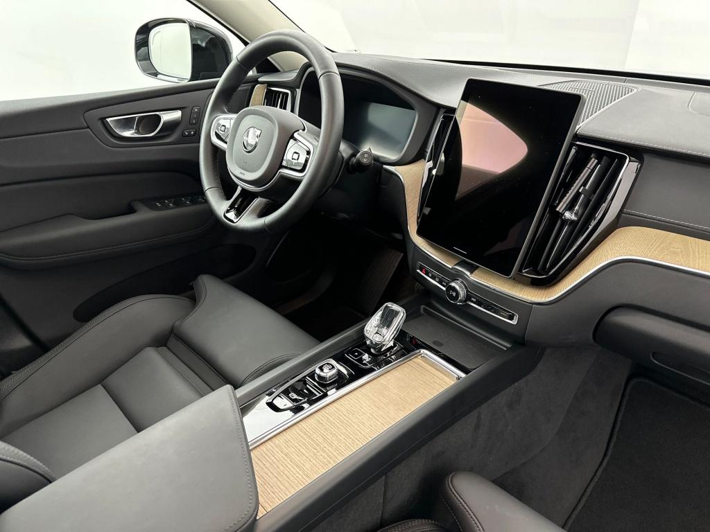 Volvo XC60 t6 398pk recharge ultra dark| pano| hud| 360camera|
