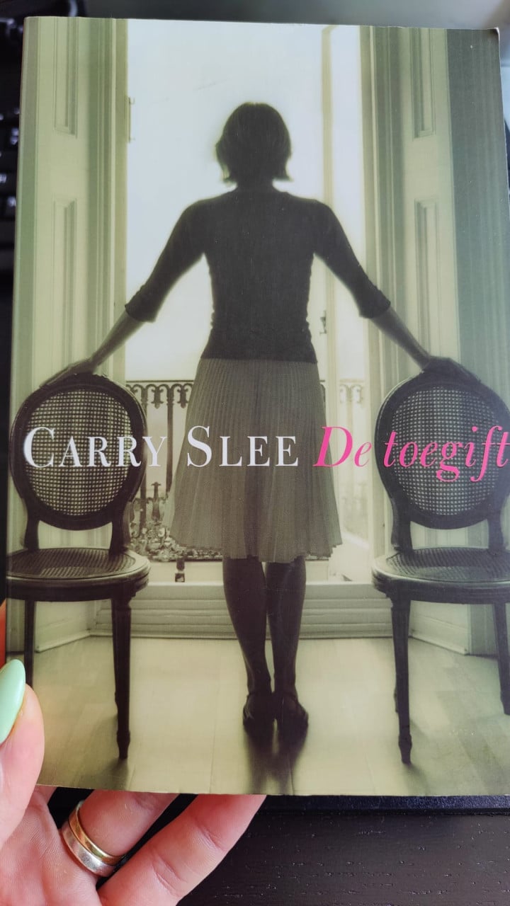 Boeken bundel volwassenen met o.a. Marion Pauw, Carry Slee en Connie Palmen