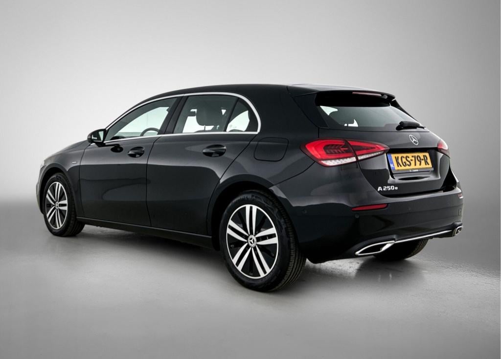 Mercedes-Benz A-Klasse 250 e plug-in hybride business solution luxury | led