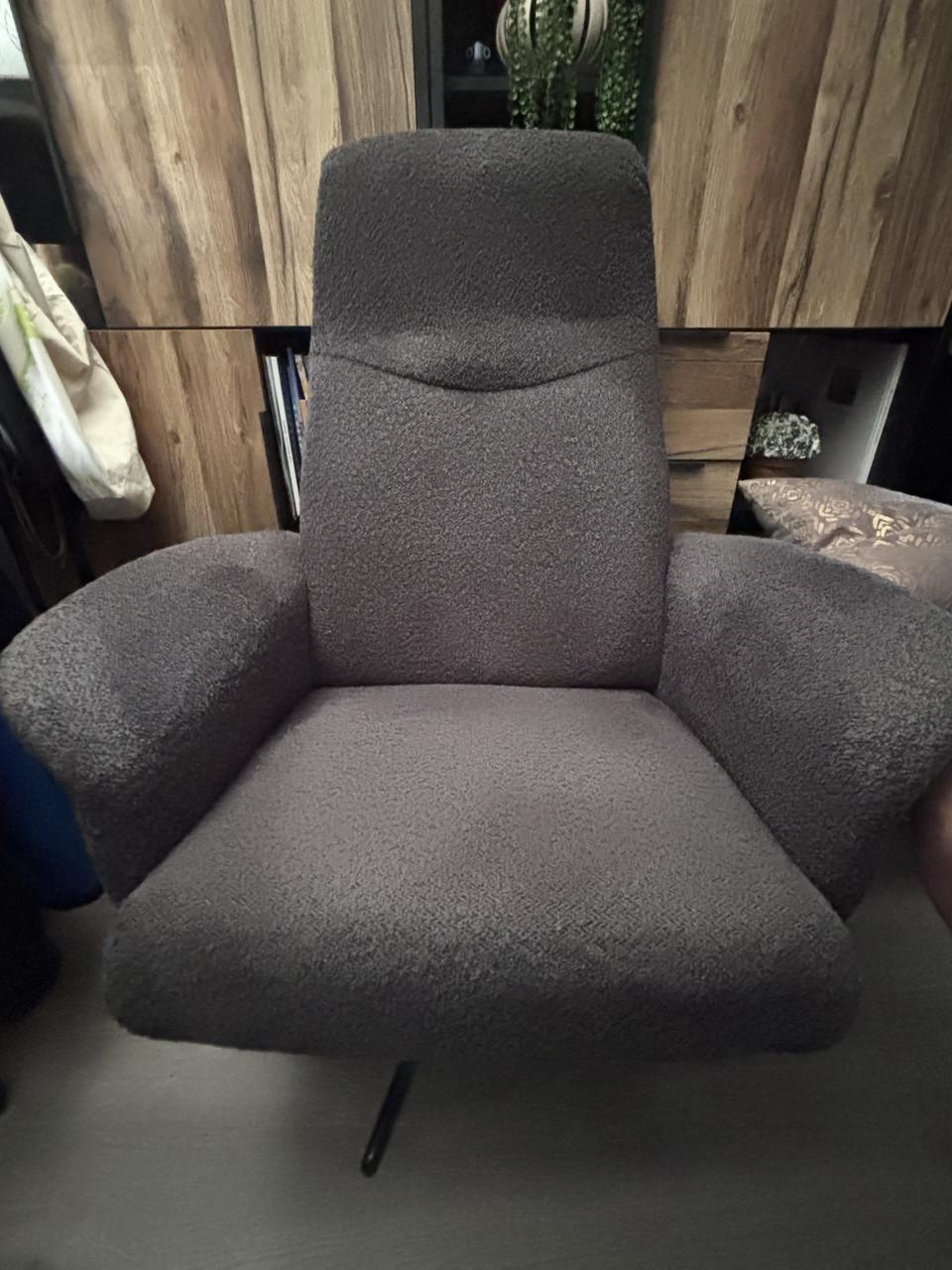 Mooie fauteuil grijs boukle stof