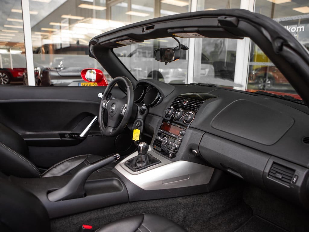 Opel GT 2.0 turbo premium pakket i 310 pk
