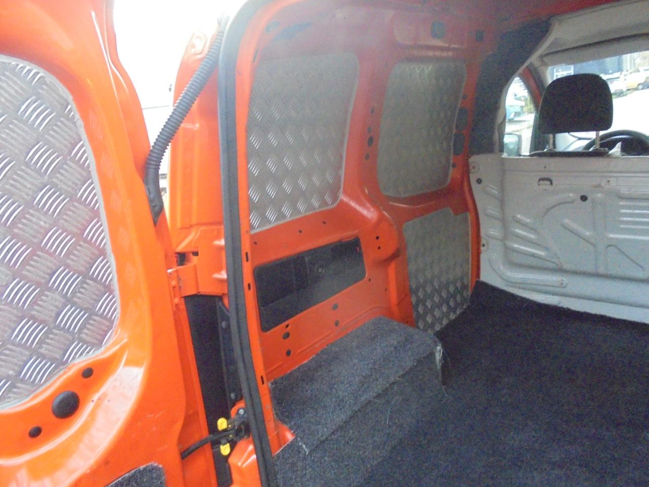 Fiorino Benzine 1.4 met 116.139 Km Bouwjaar 2011 nette auto Apk Sept. 2026