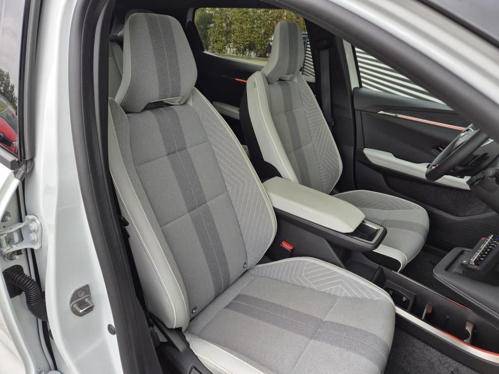 Renault Scenic e-tech ev87 long range iconic solarbay dak, harman kardon au