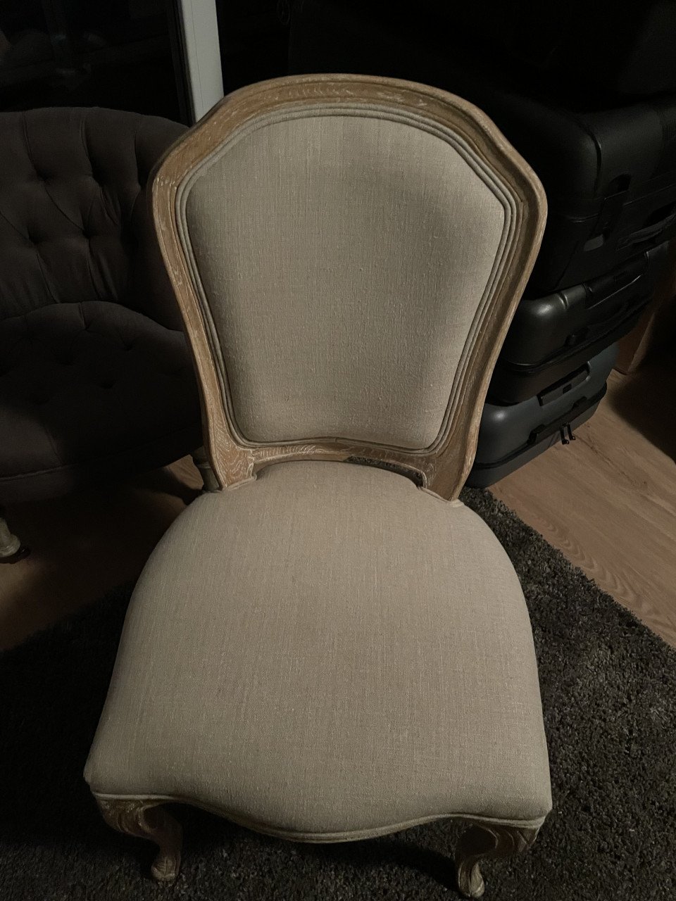 Twee dezelfde stoelen, nieuw, prijs is totaal