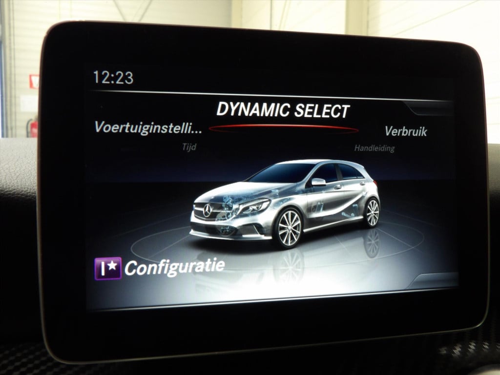 Mercedes-Benz A-Klasse a180 122pk 7g-dct business solution amg