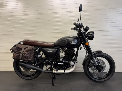 Zeer jonge Mash Two Fifty 250! slechts 3500km en garantie!