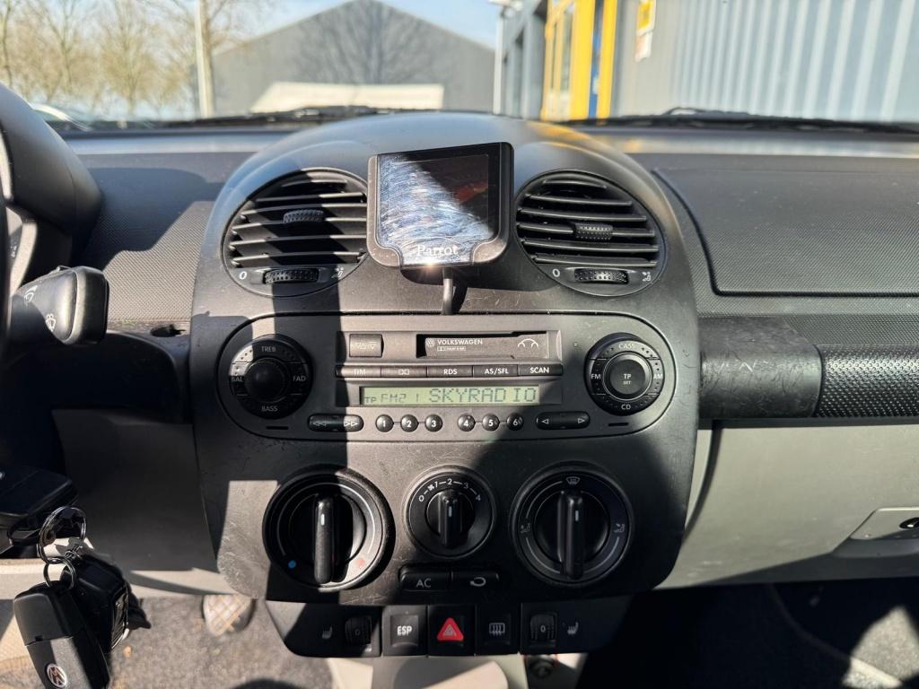 Volkswagen New Beetle 2.0 highline