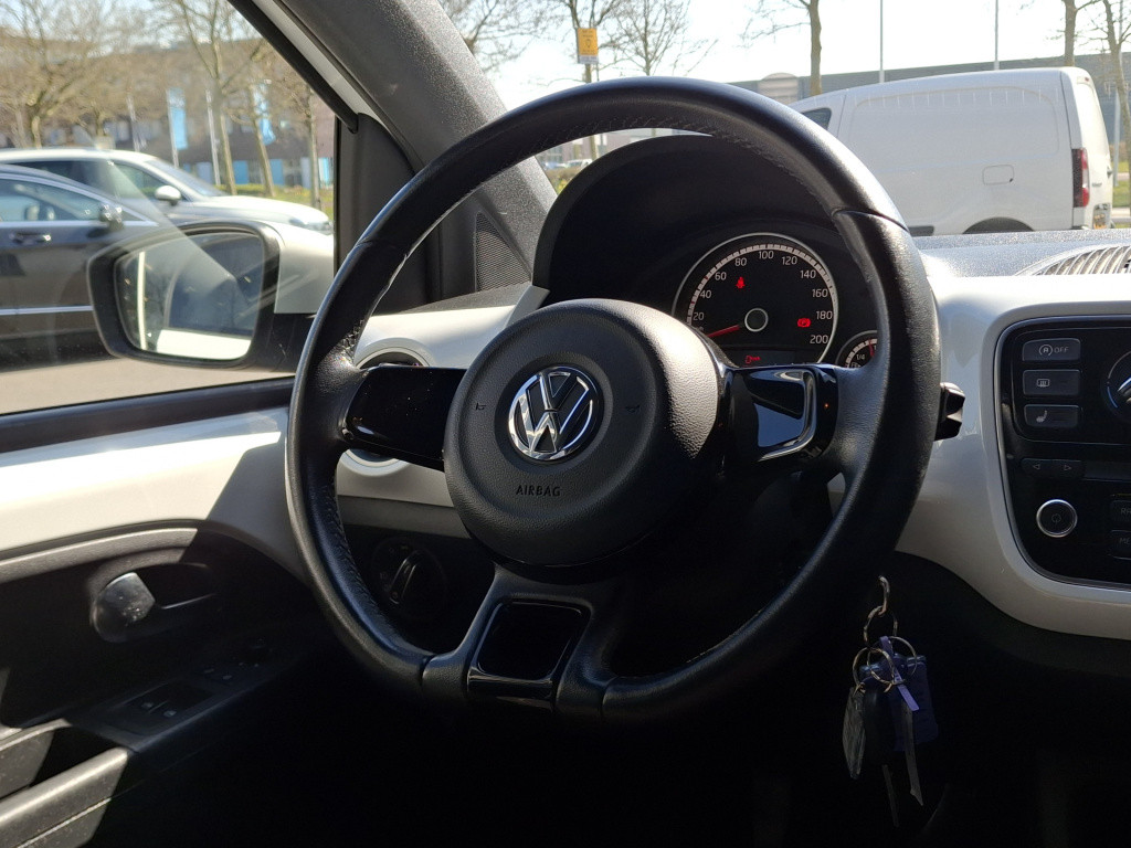 Volkswagen UP! 1.0 high up! bluemotion 5-deurs | stoelverwarming | navi | b