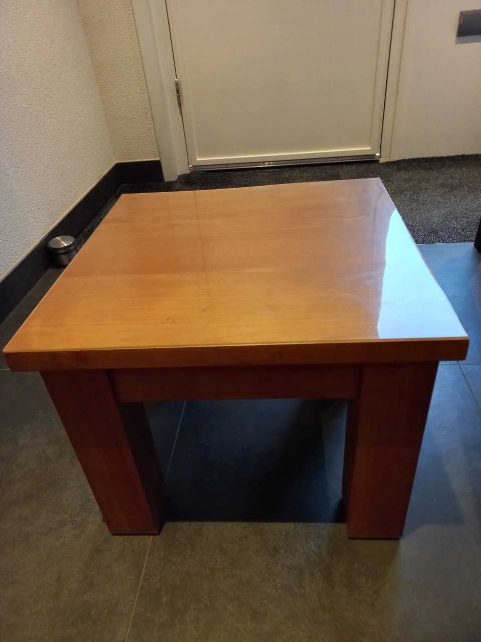 Salontafel + 2 bijzettafeltjes