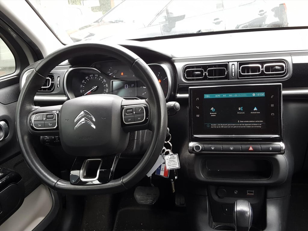 Citroen C3 shine 1.2 pt-110pk automaat navigatie via apple carplay & androi