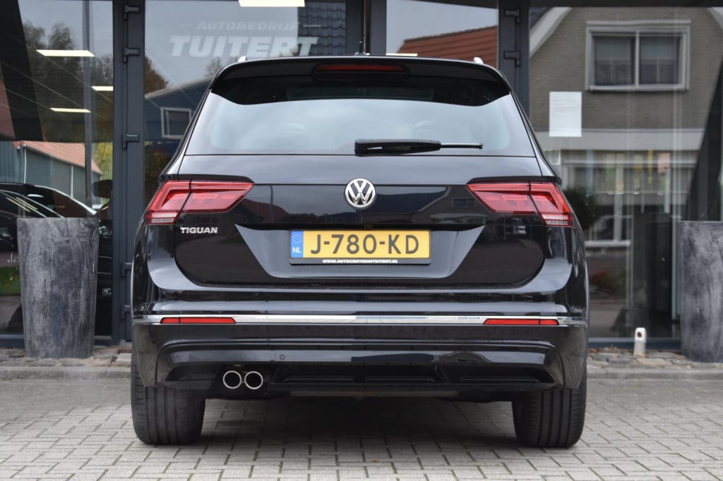 Volkswagen Tiguan 1.5 tsi act r-line | leder | pano | camera | virtual cock