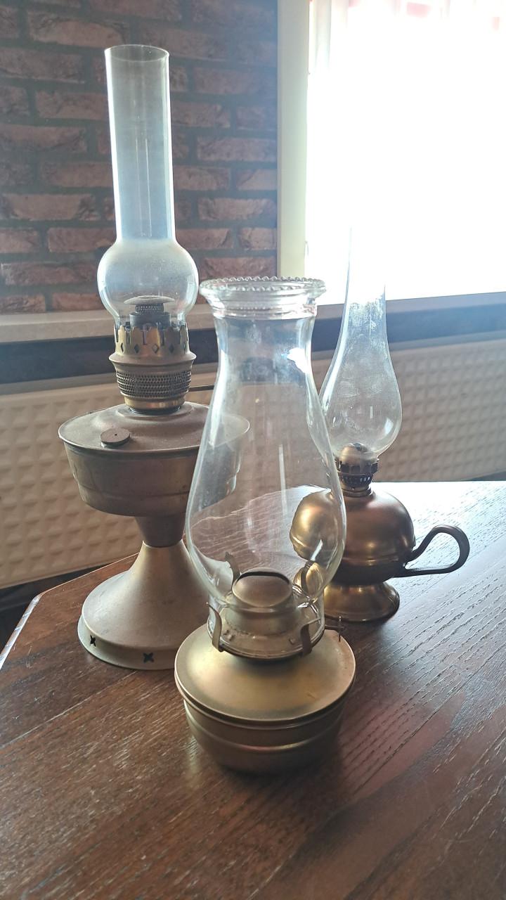 3 antieke olielampjes