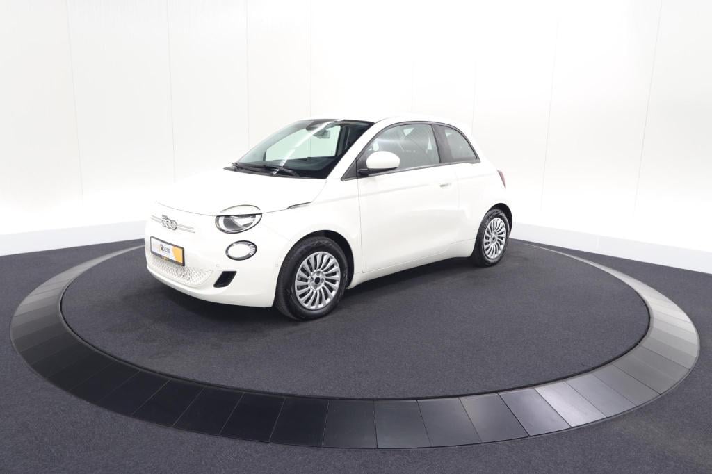 Fiat 500 urban 42 kwh | soh 96.8% | 3 fase laadfunctie | camera | apple car