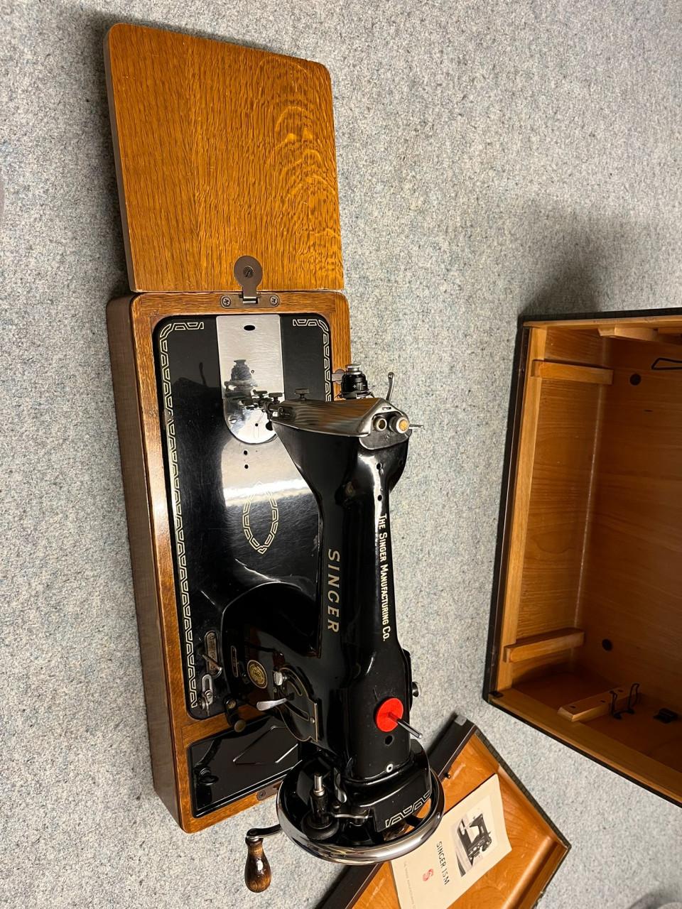 Singer M 15 hand naaimachine compleet