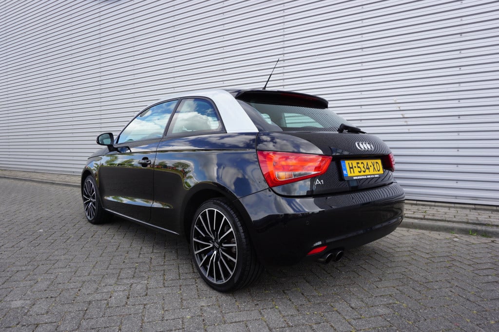 Audi A1 1.4 tfsi attraction airco / navi / parkeers. / elektr. ramen