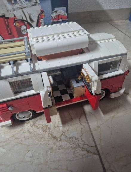 Lego Creator: Volkswagen t1 kampeerbus 10220