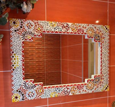 Spiegel met mozaïek-lijst