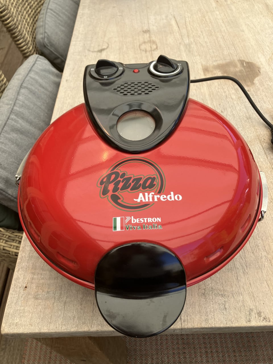 Pizza oven