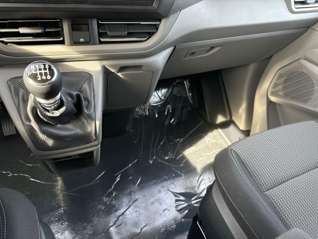 Volkswagen Transporter 2.0 tdi l1h1 28 style