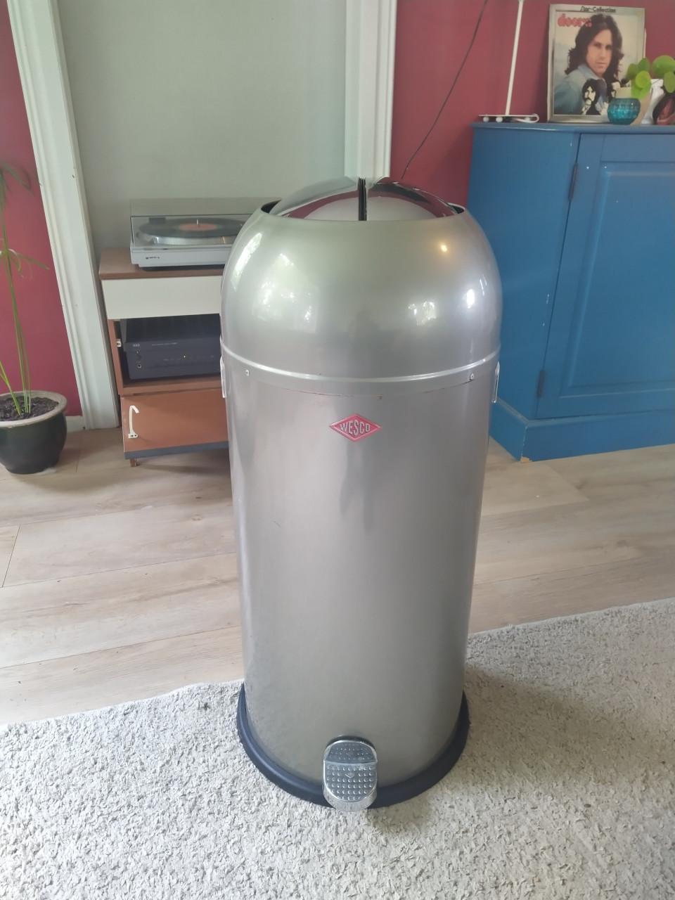 Wesco 'Kickmaster' prullenbak, 40L