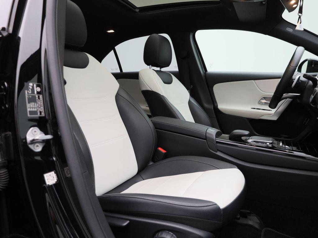 Mercedes-Benz A-Klasse 250 premium | automaat | panorama dak | virtual cock