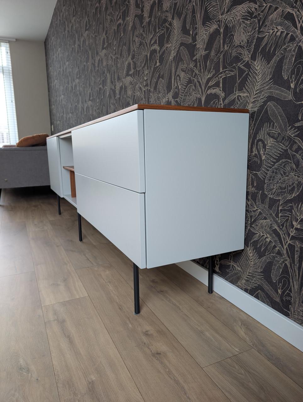 Enzo Luca dressoir kast: 220 x 70 x 41 cm