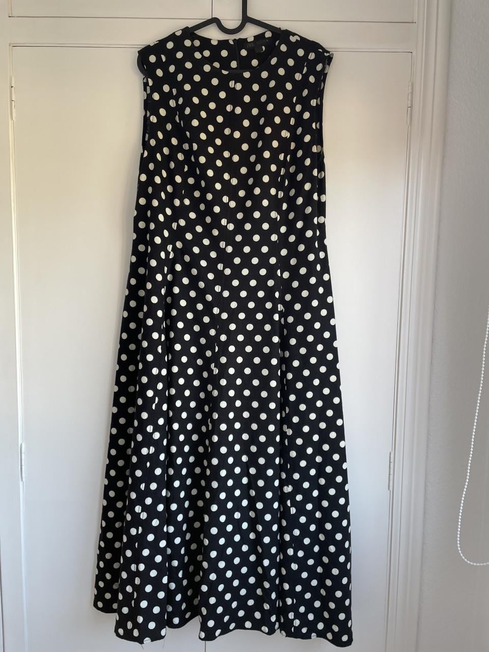 ZARA zw/wit midi dress