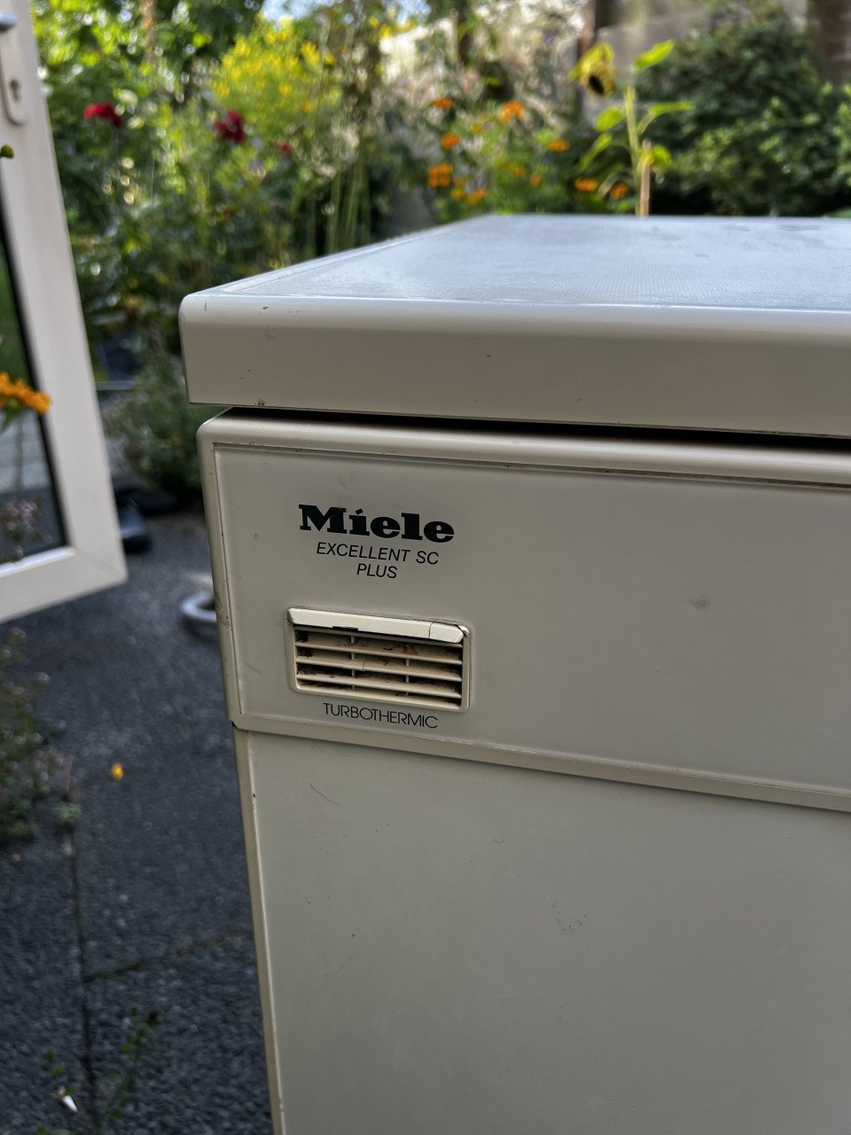 Oude miele vaatwasser GERESERVEERD