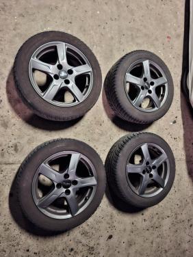 Aluminium velgen met winterbanden