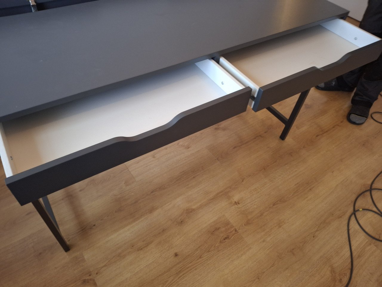 Bureau en bureaustoel antraciet