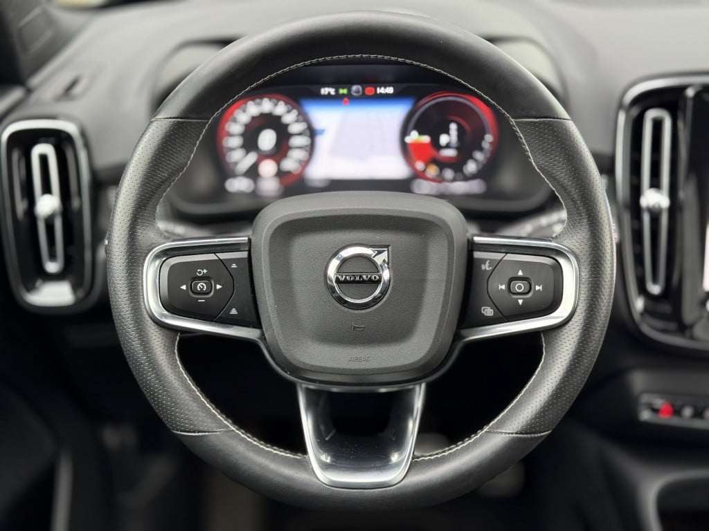 Volvo XC40 t5 262pk recharge r-design | full options !