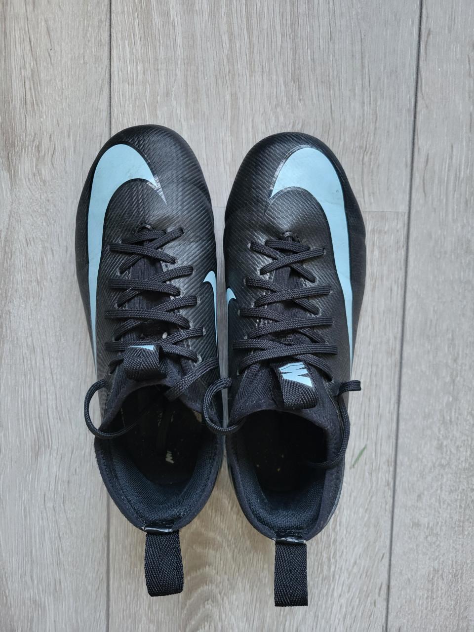 Voetbalschoen - Nike - maat 34
