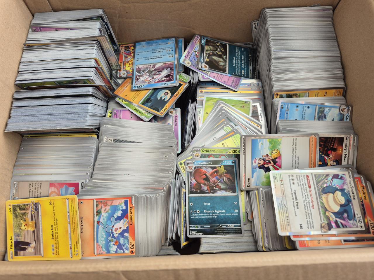 Koopje!!! mega partij van 5000 pokemon kaarten. veel glimmende