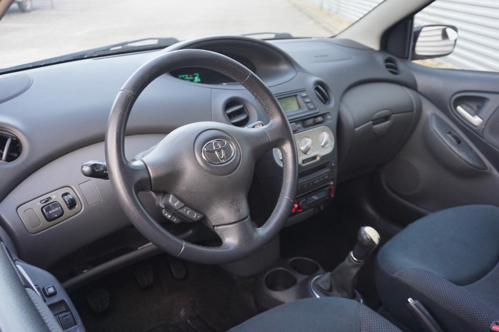 Toyota Yaris 1.0 vvt-i airco / elektr. ramen / apk t/m 06-2027