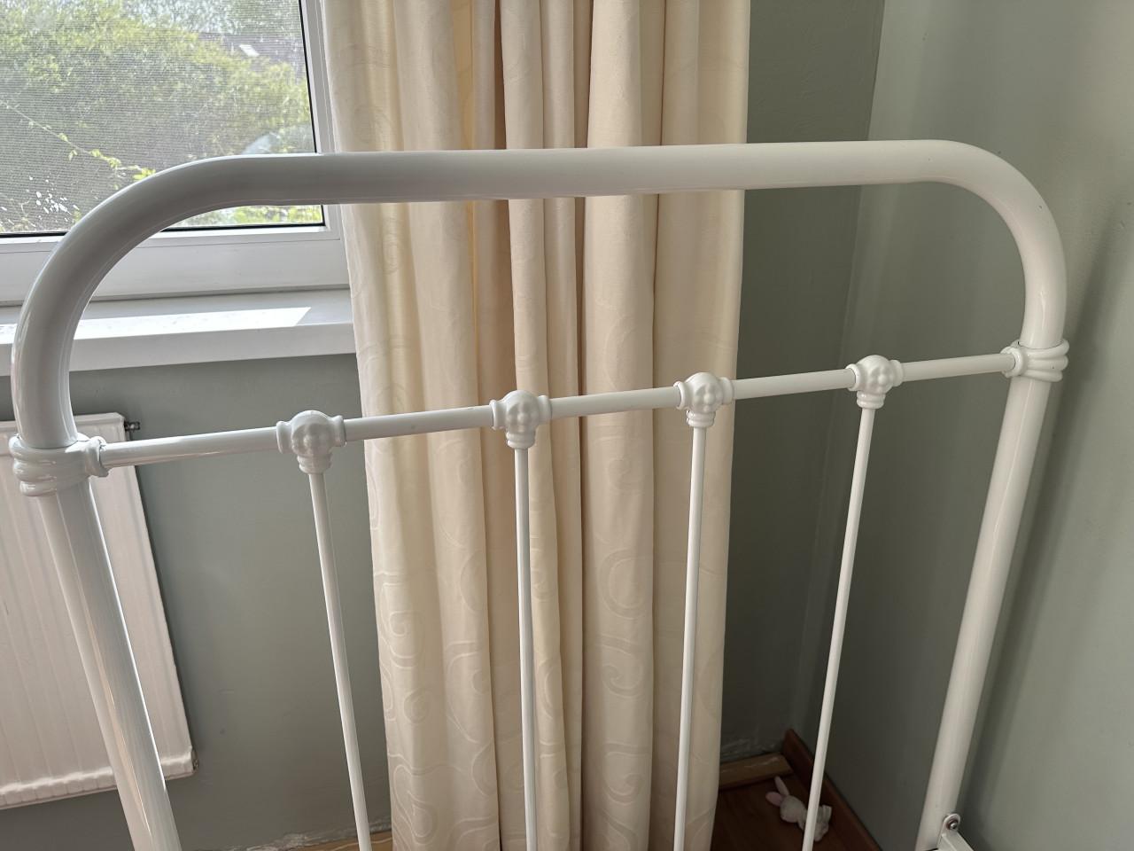 Eenpersoons bed