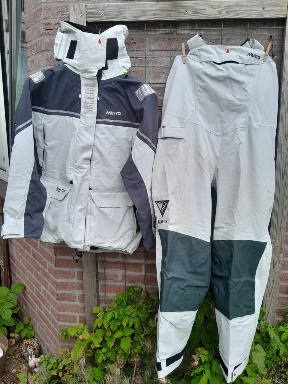 Dames zeilpak Musto maat 12 (40/42)